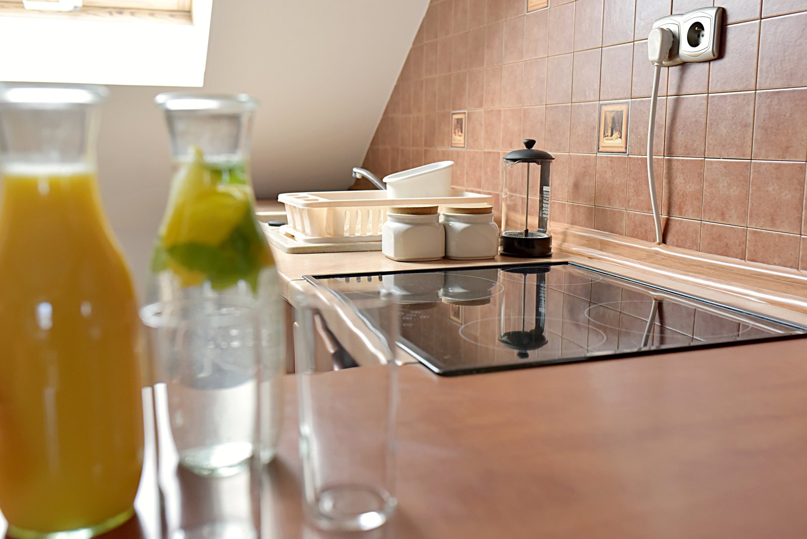 Kuchnia z pełnym wyposażeniem na wakacyjne gotowanie