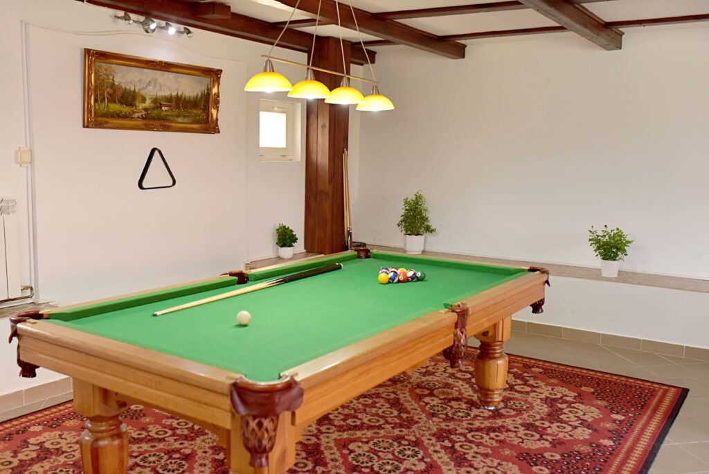 Bilard w domu do wynajęcia na Mazurach