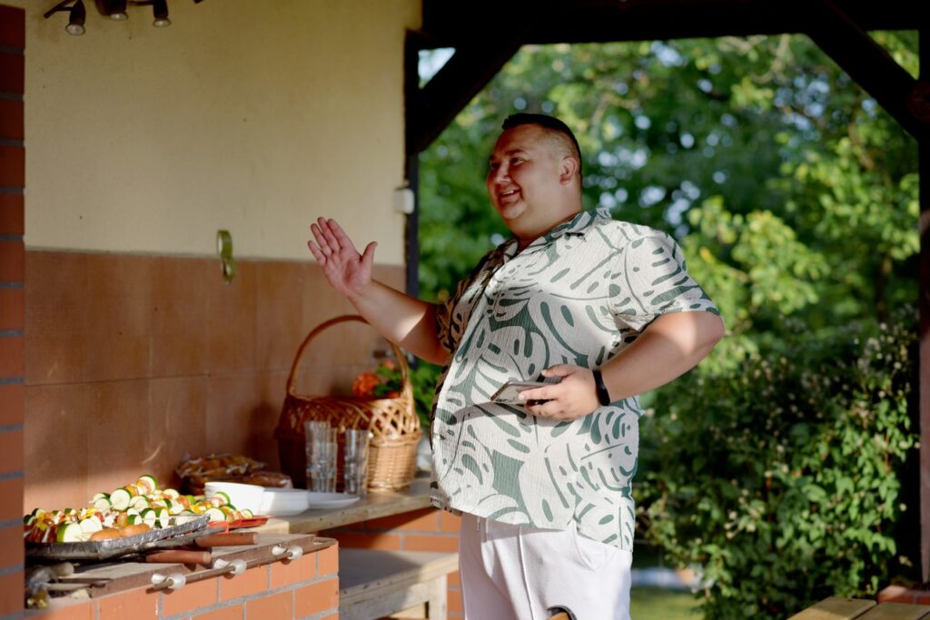 Relaks przy grillu w otoczeniu przyrody